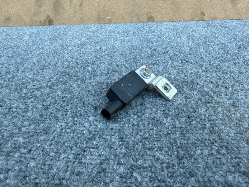 RIVIAN R1S R1T 22-24 OEM NEGATIVE BATTERY TERMINAL ASSEMBLY PT00099731-B