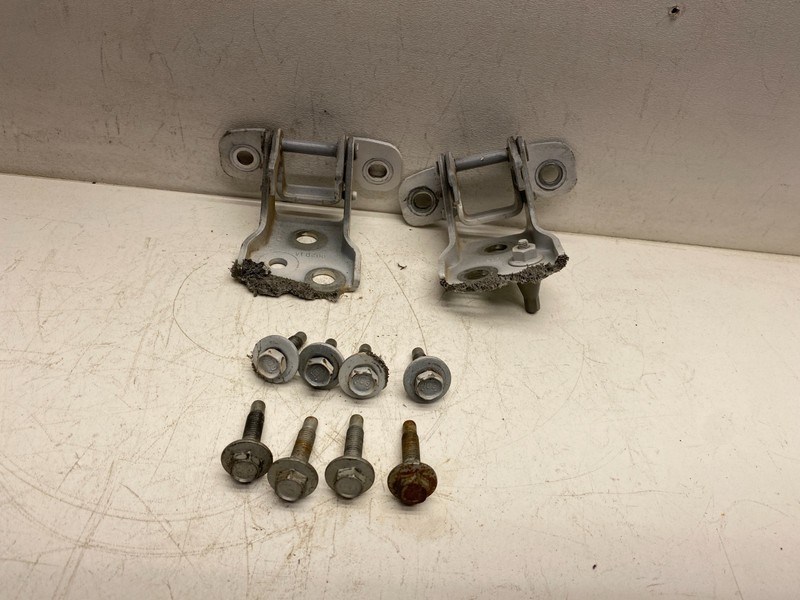 2011-2014 FORD EDGE RIGHT PASSENGER SIDE FRONT DOOR HINGE HINGES SET PAIR WHITE
