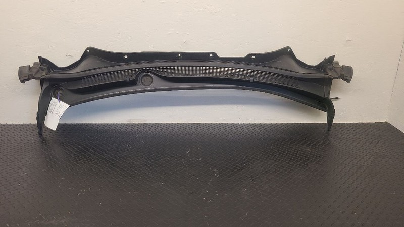 24-25 Buick Envista Windshield Wiper Cowl Vent Panel Assembly OEM 42898553