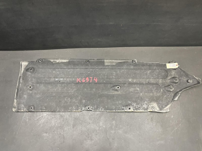 Center Left Floor Under Cover Splash Shield 2017 Kia Soul 84215-B2000 14 - 19 X
