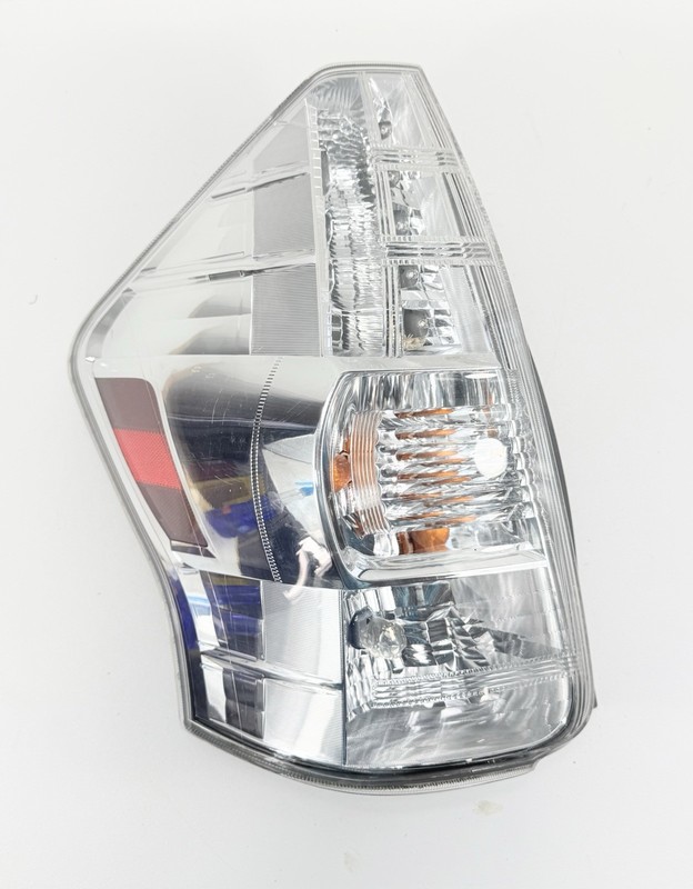 2012-2014 Toyota Prius V Left driver Side Tail Light Fits PRIUS V ONLY OEM