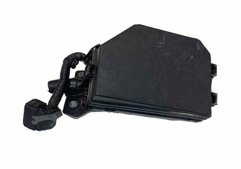 Toyota CHR engine fuse box 18 20 relay engine fuse box assembly OEM 8266610040