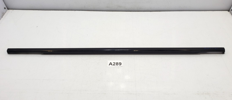 ✅ 11-18 OEM Porsche Cayenne 958 Rear Left Driver Side Door Window Belt Molding