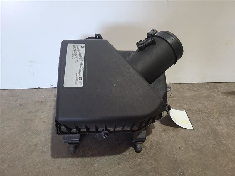 Air Cleaner New Style Opt K47 Fits 19 SIERRA 1500 PICKUP 562559