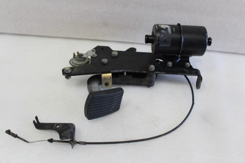 1997 HYSTER FORKLIFT S50XM ACCELERATOR PEDAL ASSEMBLY