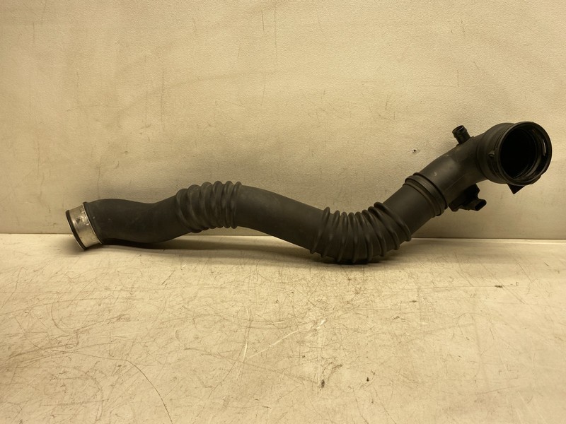 2012 -2015 BMW X1 2.0L ENGINE TURBOCHARGER AIR INDUCTION INTERCOOLER DUCT HOSE