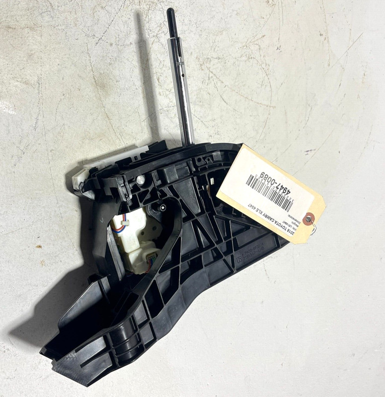 2018-2024 TOYOTA CAMRY XLE TRANSMISSION SHIFT SHIFTER GEAR SELECTOR LEVER OEM