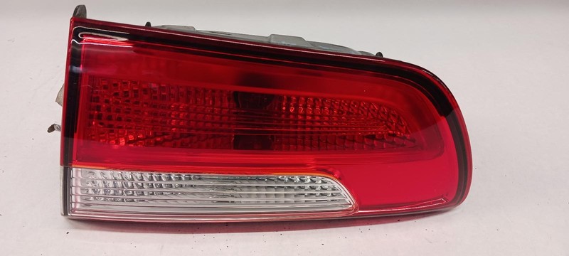12-'17 KIA RIO Right passenger inner Taillight incandescent OEM 1 Year Wnty!