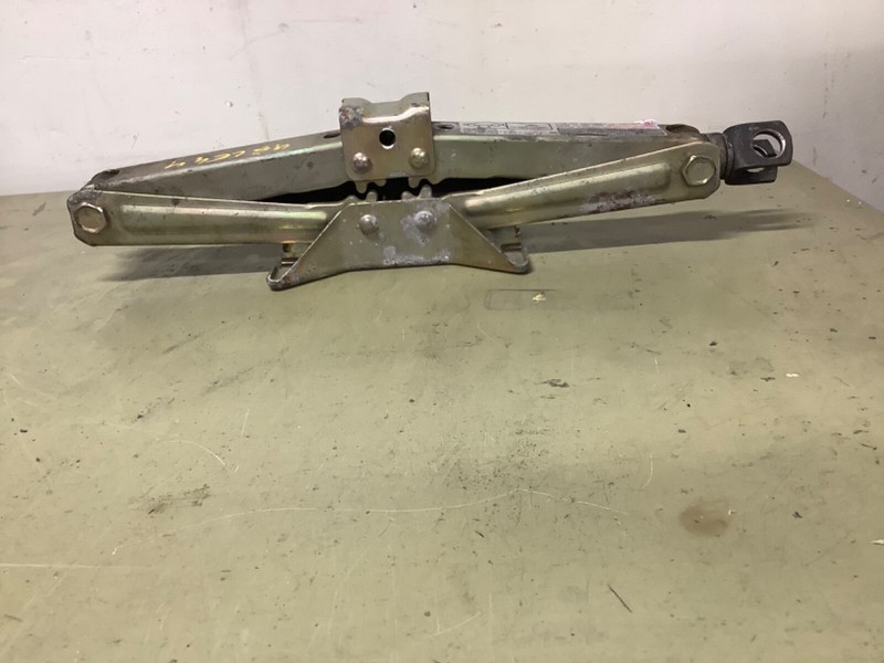 91-95 Acura Legend scissor pantograph floor lift jack Used OEM