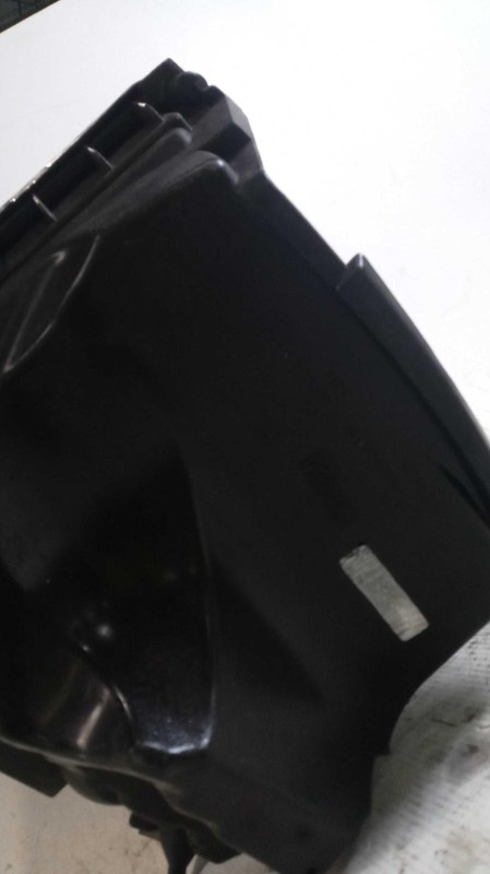 2020 BMW X2 Air Cleaner Assembly OEM 13718675280 Used 53K Miles Grey