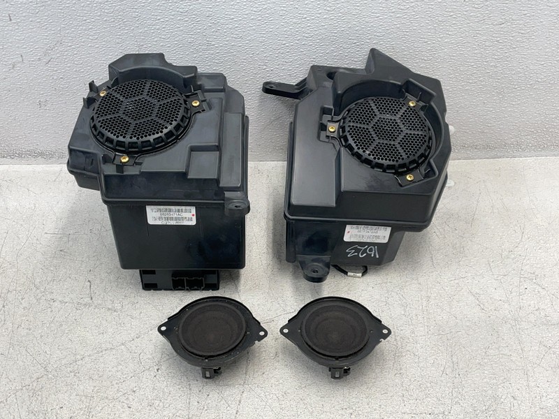 18 19 20 21 Jeep Wrangler Dashboard Audio Sound Tweeter Speaker Set 1623 OEM