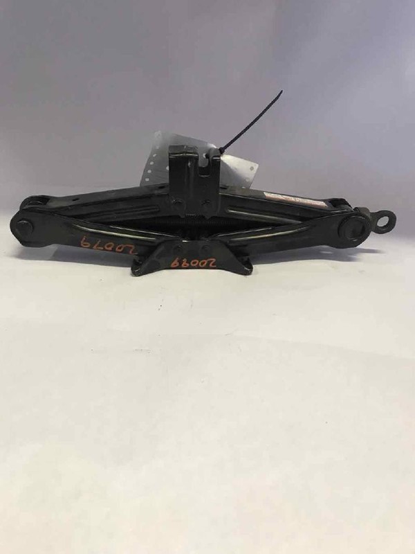 Jack Assembly LEXUS IS200T 16