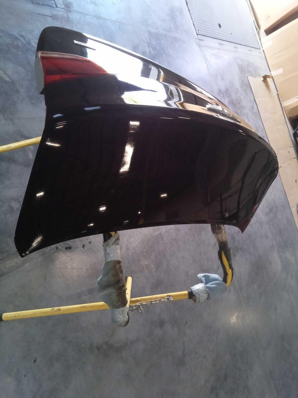 2015 Hyundai Genesis Black Deck Lid OEM 69200B1020, 104k Miles, Fast Shipping