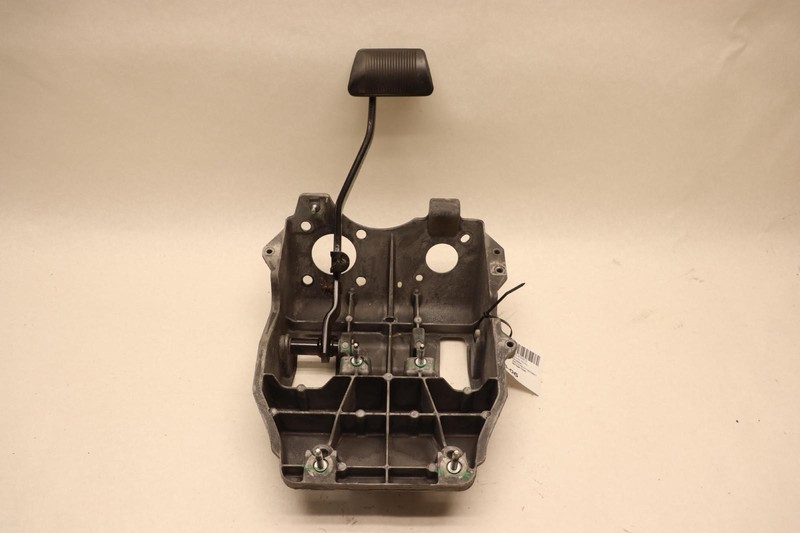 2011-2018 RAM 1500 2500 3500 PARK PARKING BRAKE PEDAL W/ BRACKET OEM