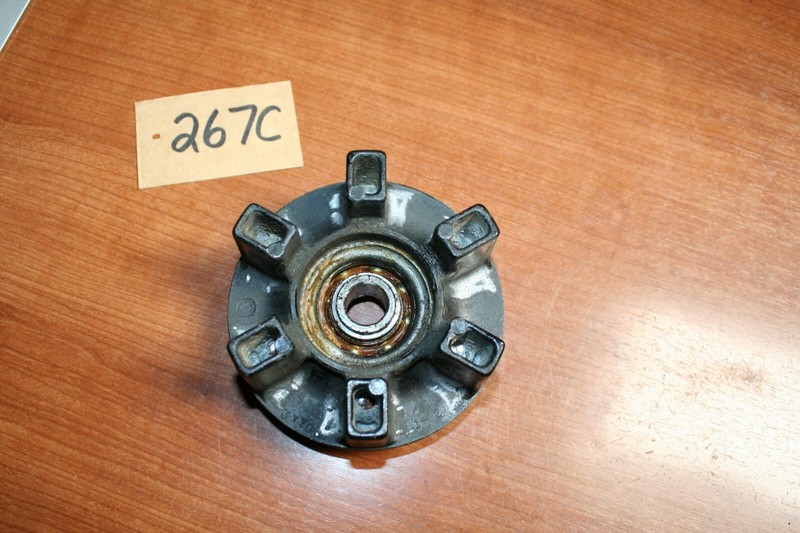 1983 Yamaha XT 250 Rear Sprocket Mounting Hub OEM 83 F