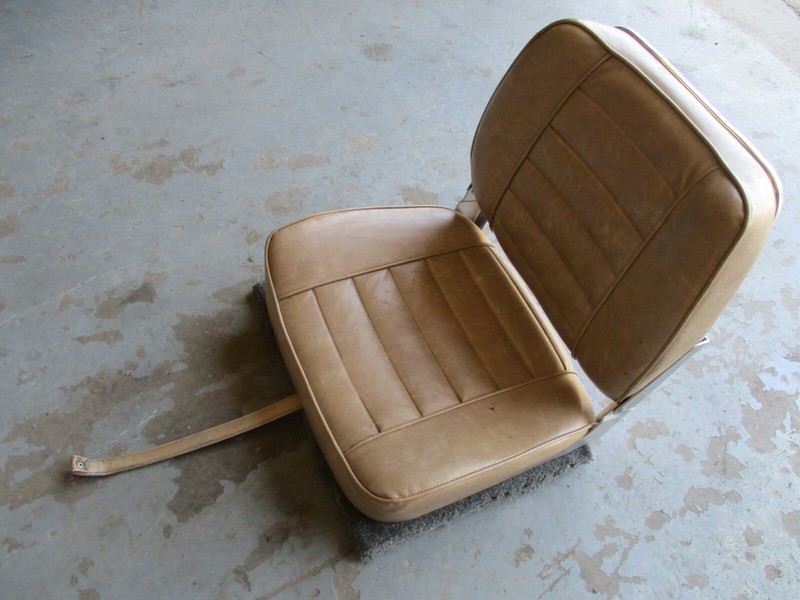 1972 Larson Boat Folding Pedestal Seat Brown/Tan