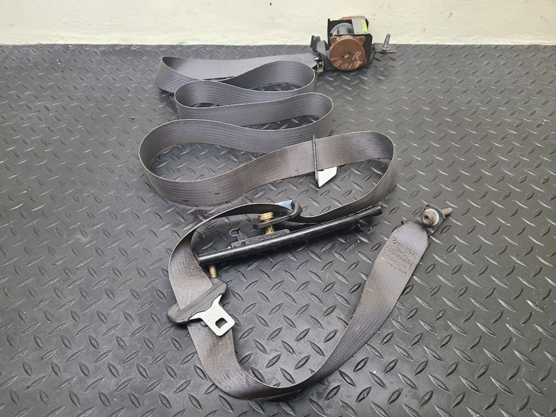02-05 Ford Explorer Front Right Passenger Belt Retractor GRY OEM 2L2Z78611B08AAB