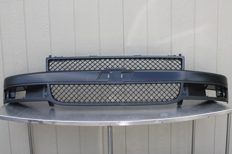 2003-2024 Chevrolet Express 2500 Front Grille Grill Oem