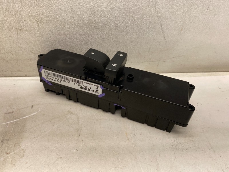 2013-2017 BUICK ENCLAVE RIGHT PASSENGER SIDE DOORWINDOW CONTROL SWITCH OEM