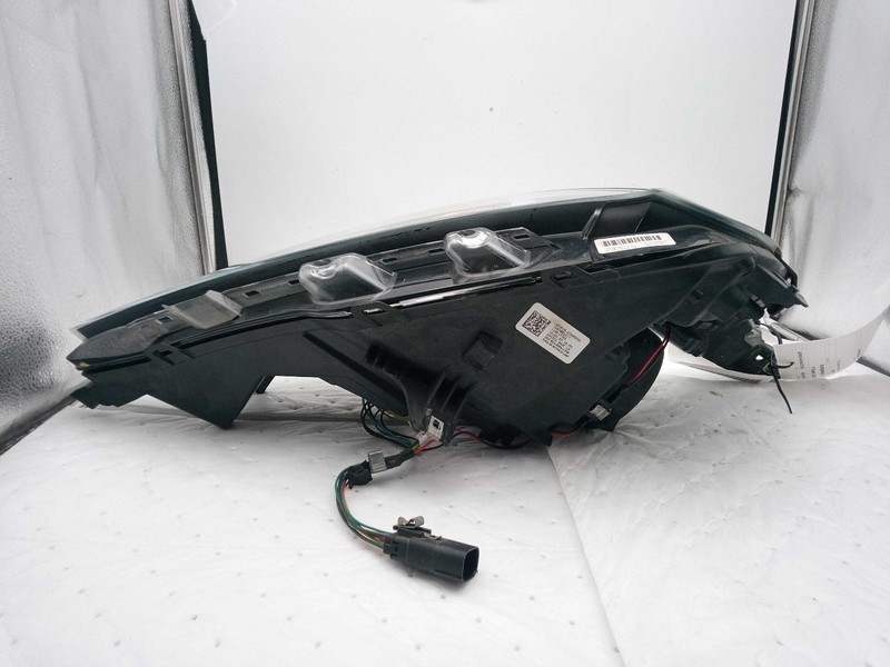 Used Left Headlight Assembly fits: 2017 Chevrolet Impala halogen opt T4A Left Gr