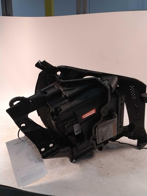 Used Left Headlight Assembly fits: 2021 Chevrolet Blazer from 02/03/20 HID opt T