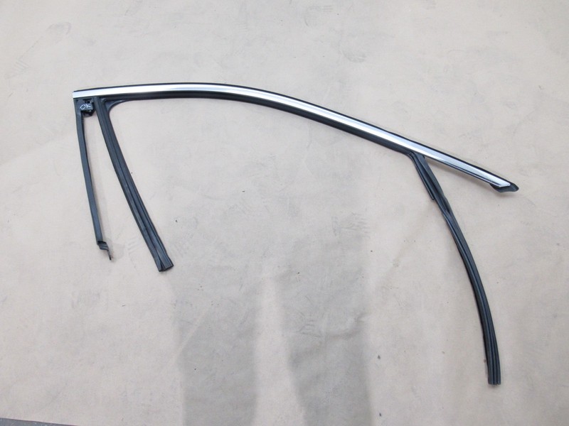 Lincoln Aviator 2021 Front Right Passenger Door Run Channel Seal 19-25 *
