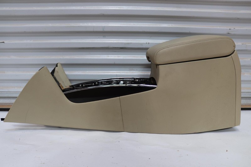 2014-2015 INFINITI QX70 CENTER CONSOLE W/ ARMREST LEATHER TAN OEM