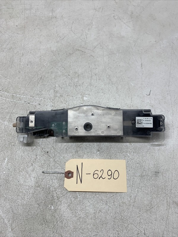 20-22 TESLA MODEL Y Performance Wifi Antenna 1507444-00-D 6290 B66