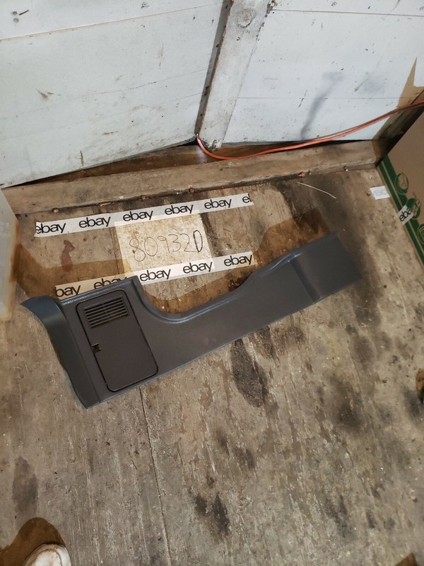 1990-95 Nissan Pathfinder pillar Panel trim passenger 76671-