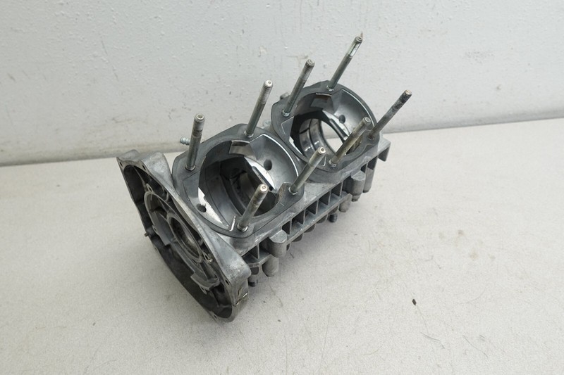 1976-1981 Yamaha OEM Engine Crankcase Ass'y 8A5-15100-00-00 Exciter EX 440 340