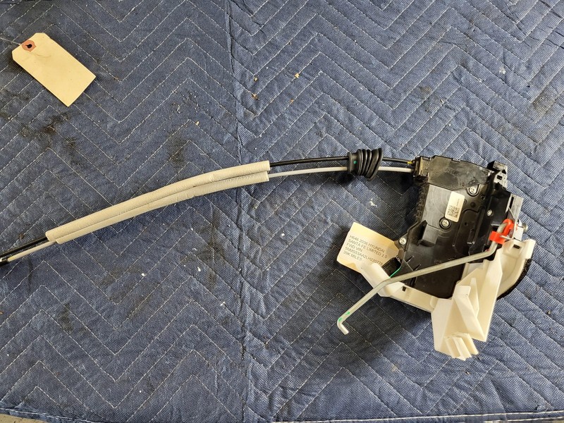 Used Oem Hyundai Right Passenger Rear Door Lock Latch for 2019-2020 Santa Fe