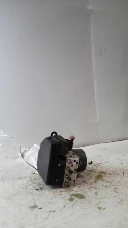 Used ABS Pump and Motor Assembly fits: 2015 Toyota Tacoma Actuator and Pump Asse