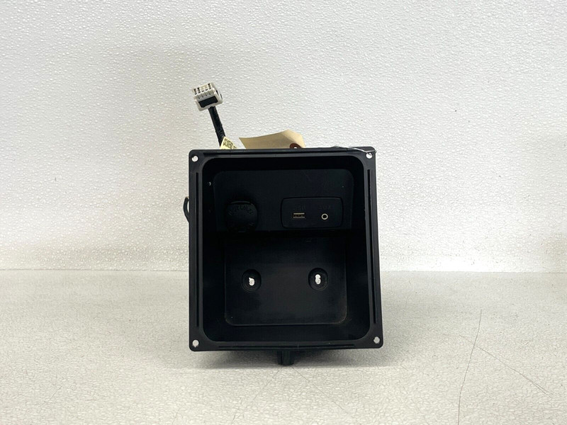 ⭐2015-2019 SUBARU WRX STI USB AUX JACK PORT PLUG PANEL BOX CONTROL OEM LOT2551