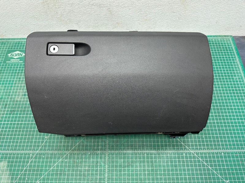 10-16 Mercedes E-class W212 GLOVE BOX STORAGE COMPARTMENT OEM