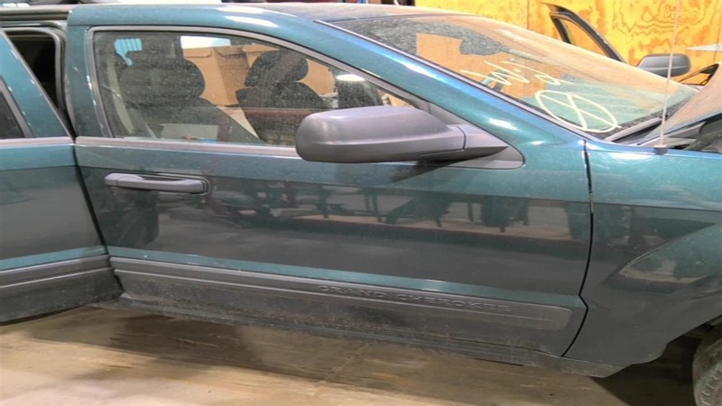 Passenger Right Front Door Laminated Glass Fits 05 GRAND CHEROKEE 3459581