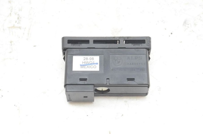 1999-2001 BMW 328i E46 SEDAN Door Lock and Hazard Switch 61318368920