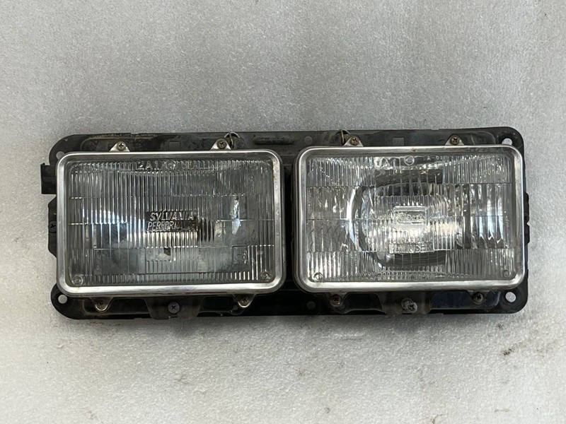 1984 1985 HONDA ACCORD SEDAN RIGHT PASSENGER SIDE HEADLIGHT HEADLAMP HALOGEN