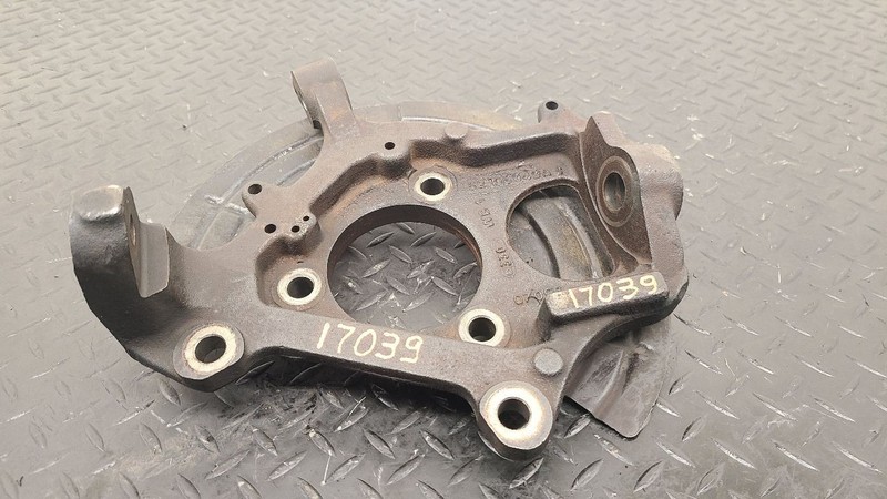 2003 Dodge Durango 4x4 Left Driver Spindle Knuckle OEM 52106947AB