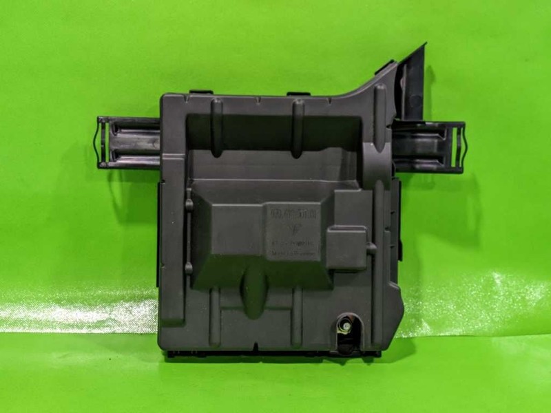 10-16 PANAMERA FUSE BOX OEM 4557-55