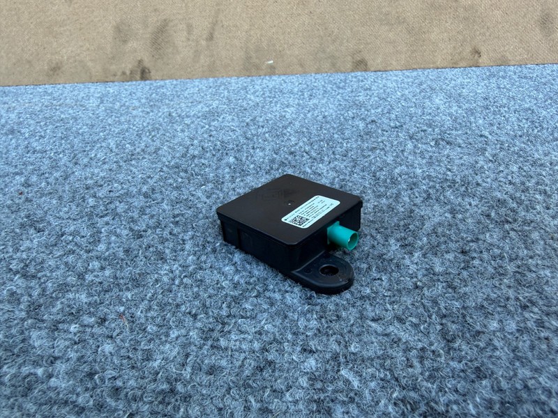 RIVIAN R1S R1T 22-24 OEM RADIO ANTENNA AMPLIFIER CONTROL MODULE UNIT PT00039253G