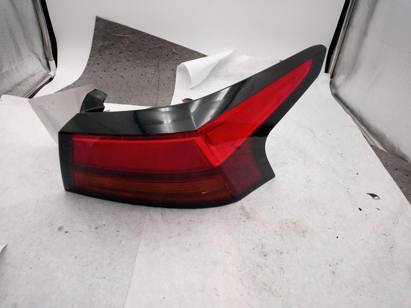Used Right Tail Light Assembly fits: 2023 Nissan Altima decklid mounted Right Gr