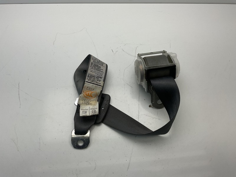 2004 - 2009 TOYOTA PRIUS Rear Left Side Seatbelt Restrictor 7l7250 OEM