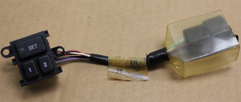 93-98 Lincoln Mark VIII Power Seat Regulator Control F3LY14776A OEM