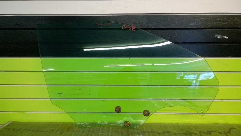 97 DIAMANTE ES SDN PASSENGER RIGHT FRONT WINDOW DOOR GLASS OEM 1333-8