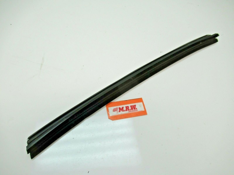 RIGHT FRONT DOOR PANEL TOP INNER GLASS WINDOW RUBBER SEAL RF for ACADIA OUTLOOK