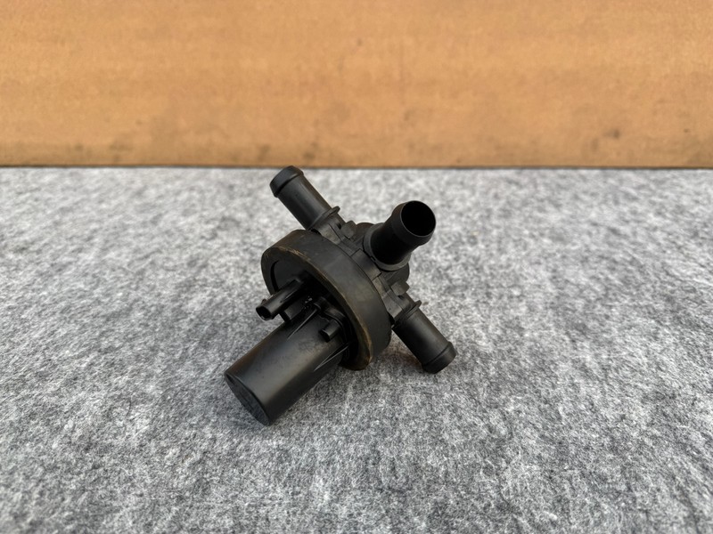 FORD MUSTANG MACH-E 2021-2025 OEM ENGINE AUXILIARY COOLANT WATER PUMP VALVE ASSY