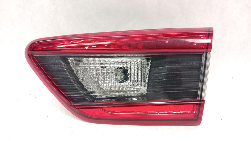 20-'23 SUBARU XV CROSSTREK Right passenger inner Taillight OEM Grade A!