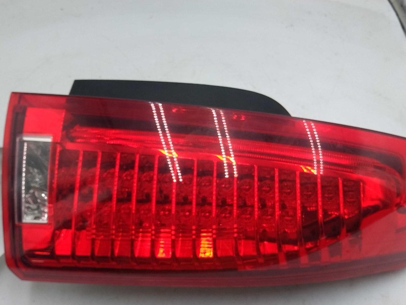 2013 Cadillac CTS Right Tail Light Assembly Silver Chip 116K Miles OEM