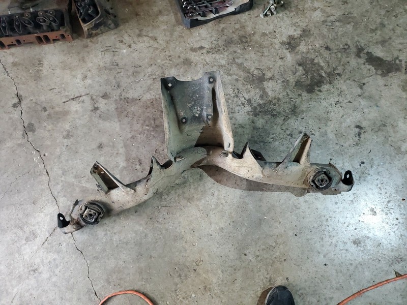 1985 MERCEDES-BENZ 380SLOEM REAREND SUB FRAME DIFFERENTIAL CARRIER