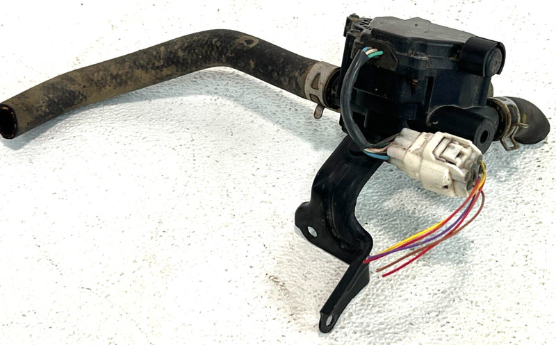 04-09 Toyota Prius 1.5L Inverter Water Valve OEM
